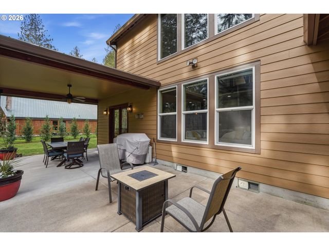 57214 E MARMOT Rd, Sandy, OR 97055