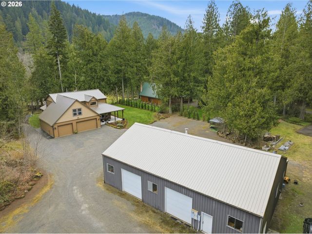 57214 E MARMOT Rd, Sandy, OR 97055