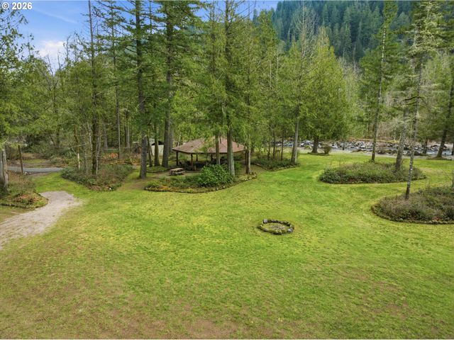 57214 E MARMOT Rd, Sandy, OR 97055