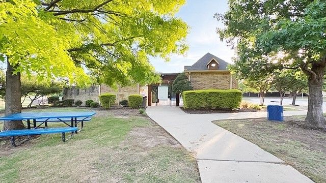 624 Vickie Street, Crowley, TX 76036