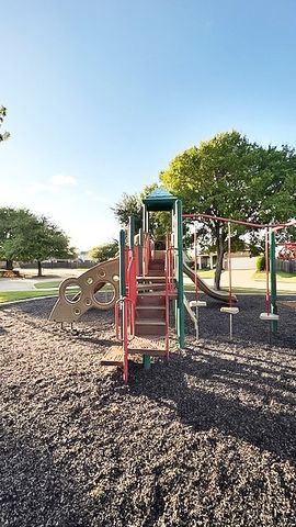 624 Vickie Street, Crowley, TX 76036