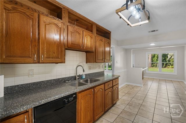 2019 Ashley Road, Savannah, GA 31410