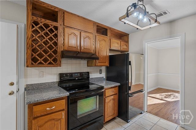 2019 Ashley Road, Savannah, GA 31410