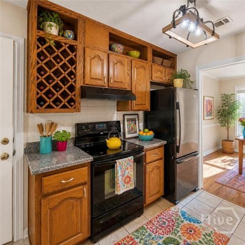 2019 Ashley Road, Savannah, GA 31410