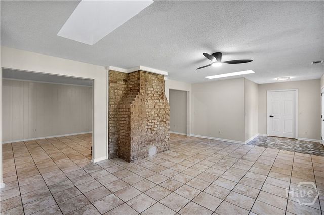 2019 Ashley Road, Savannah, GA 31410