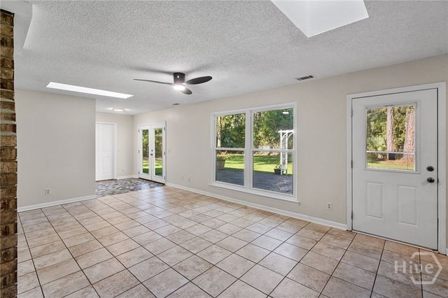 2019 Ashley Road, Savannah, GA 31410