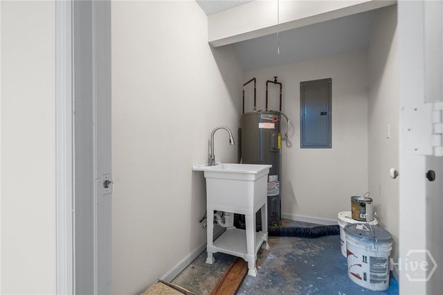 2019 Ashley Road, Savannah, GA 31410