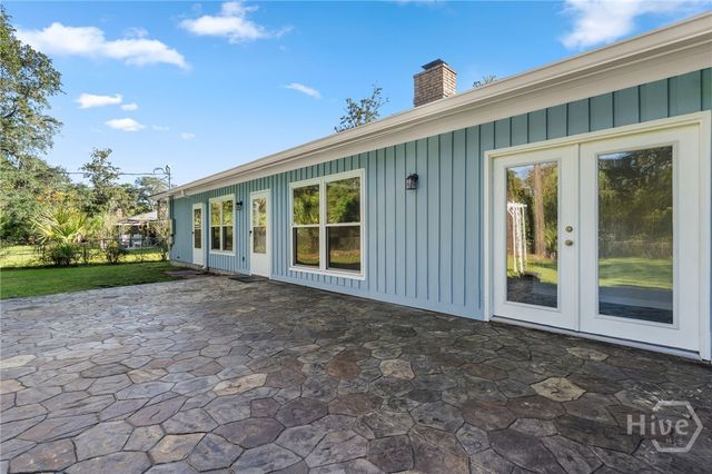 2019 Ashley Road, Savannah, GA 31410