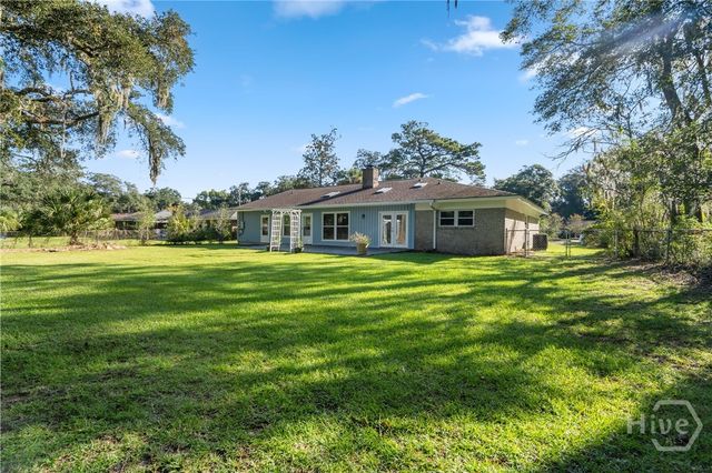 2019 Ashley Road, Savannah, GA 31410