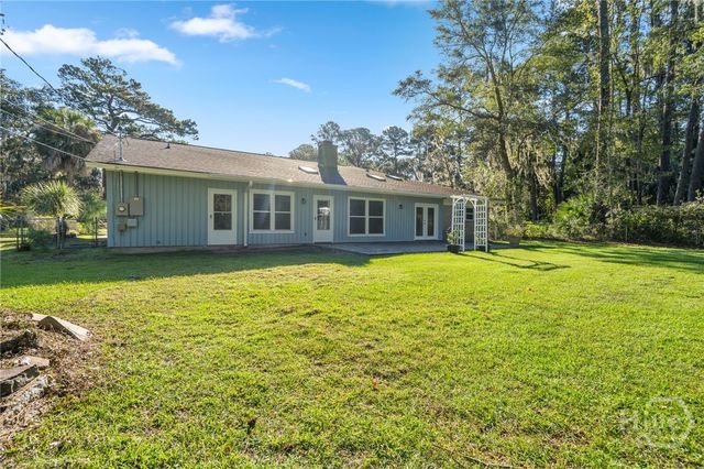 2019 Ashley Road, Savannah, GA 31410