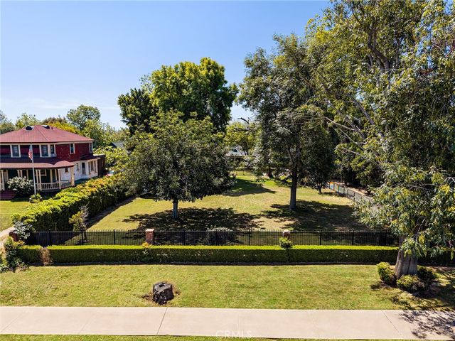 440 W Main Street, Tustin, CA 92780