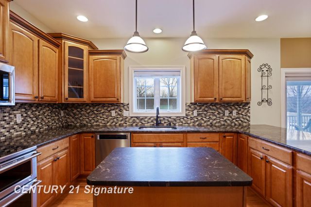 4211 Spurwood Drive, Saginaw Twp, MI 48603