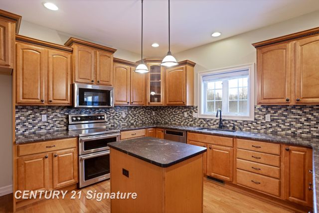 4211 Spurwood Drive, Saginaw Twp, MI 48603