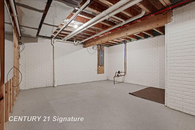 4211 Spurwood Drive, Saginaw Twp, MI 48603