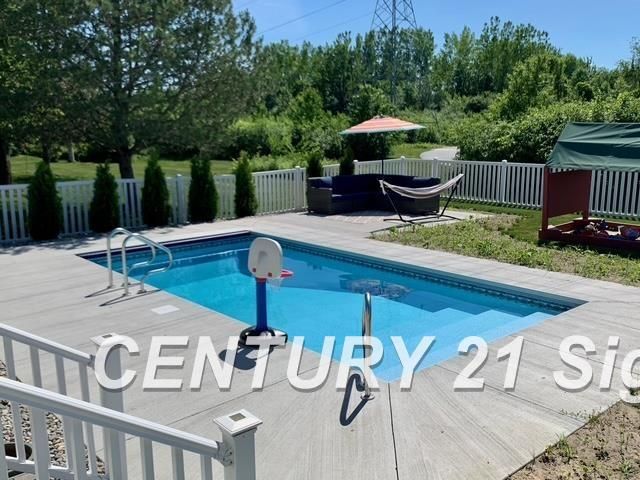 4211 Spurwood Drive, Saginaw Twp, MI 48603