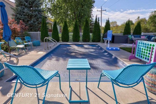 4211 Spurwood Drive, Saginaw Twp, MI 48603