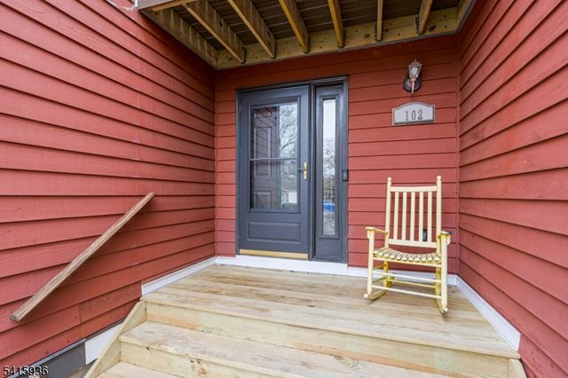 102 Clark Cir, Raritan Twp., NJ 08822