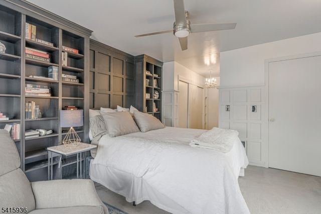 102 Clark Cir, Raritan Twp., NJ 08822