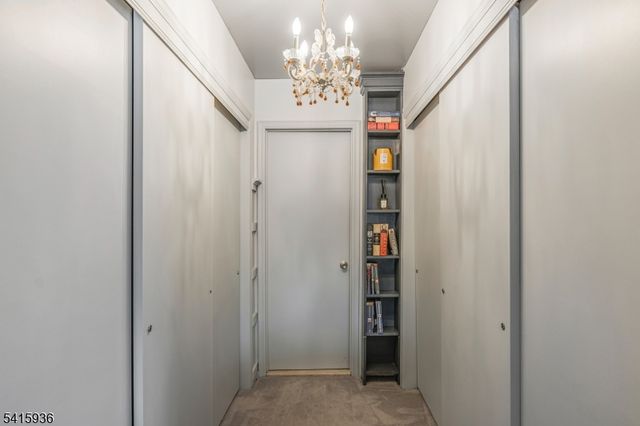 102 Clark Cir, Raritan Twp., NJ 08822