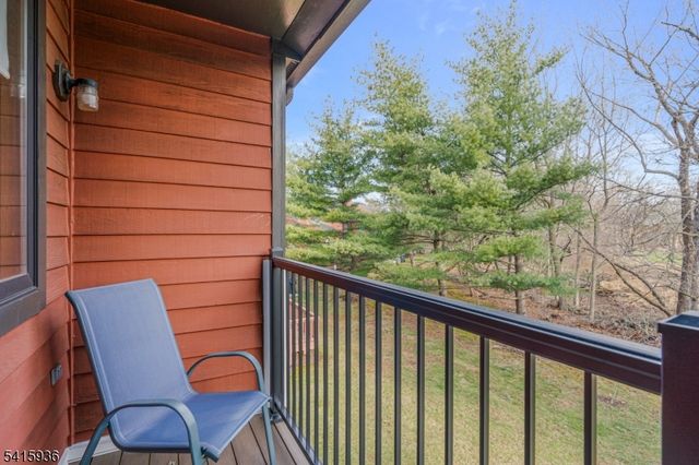 102 Clark Cir, Raritan Twp., NJ 08822