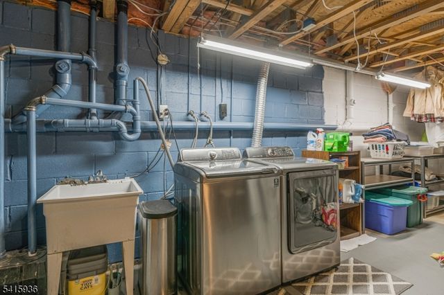 102 Clark Cir, Raritan Twp., NJ 08822