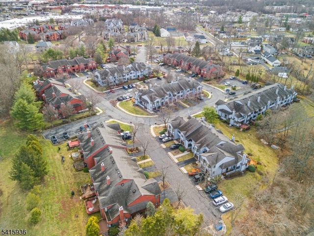 102 Clark Cir, Raritan Twp., NJ 08822