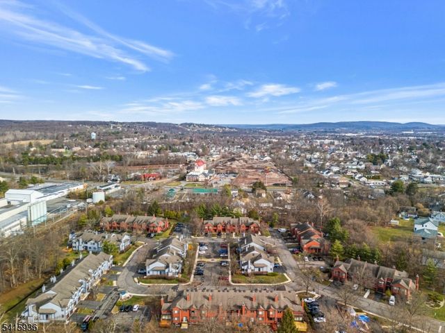 102 Clark Cir, Raritan Twp., NJ 08822