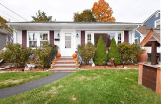 35 Ardmore St, Dedham, MA 02026