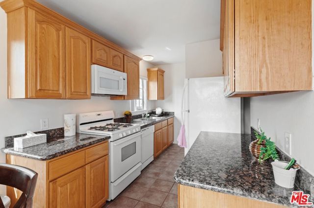 1102 W 29th Street, Los Angeles, CA 90007