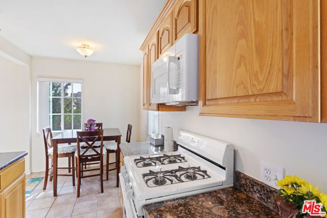 1102 W 29th Street, Los Angeles, CA 90007