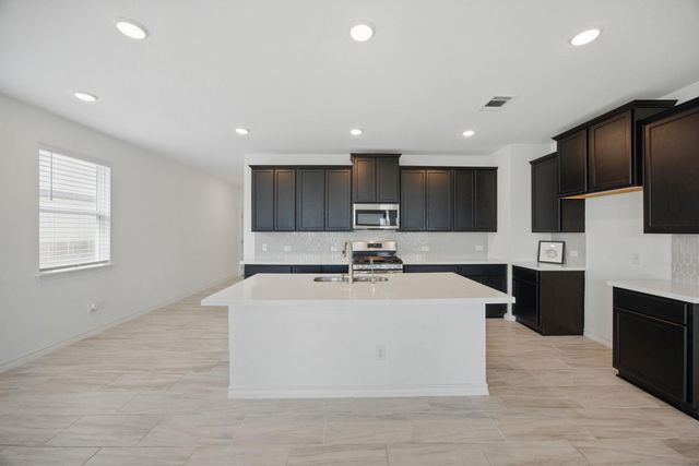 209 Thurman Holt RD, Hutto, TX 78634