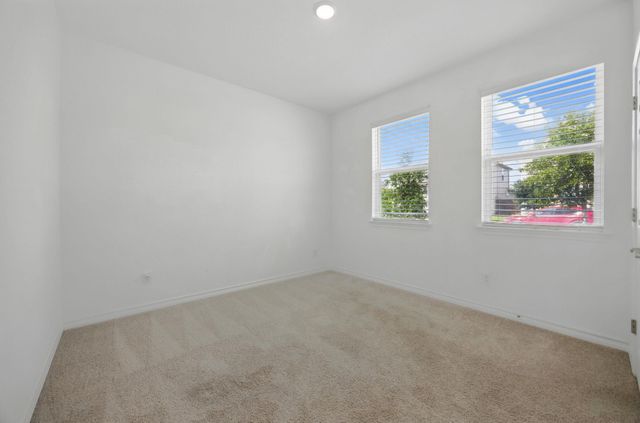 209 Thurman Holt RD, Hutto, TX 78634