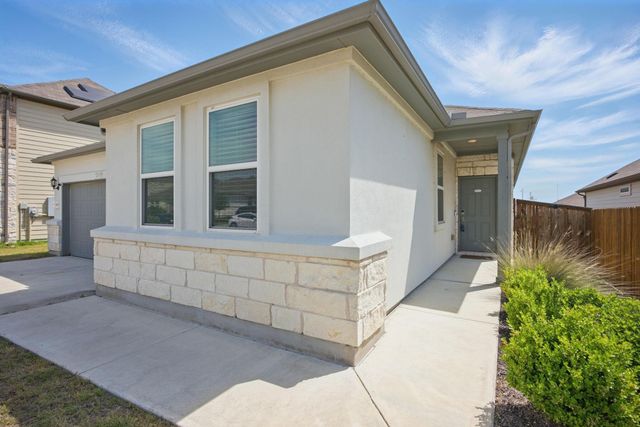 209 Thurman Holt RD, Hutto, TX 78634