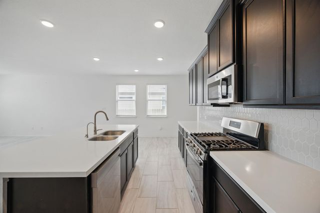 209 Thurman Holt RD, Hutto, TX 78634