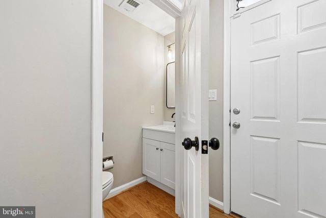 13598 BATHGATE DR, Herndon, VA 20171