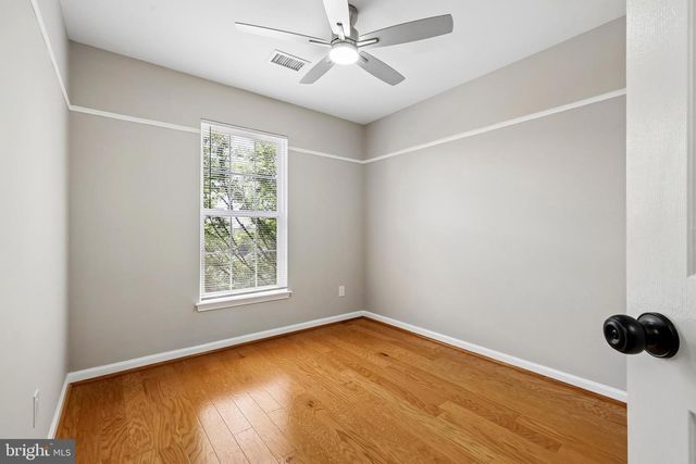 13598 BATHGATE DR, Herndon, VA 20171
