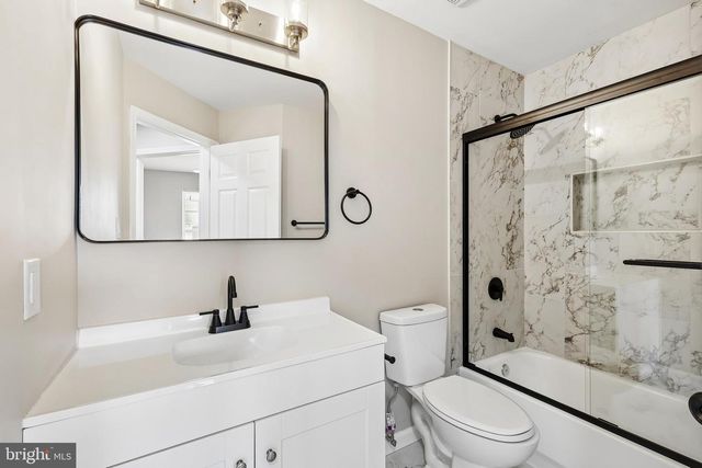 13598 BATHGATE DR, Herndon, VA 20171