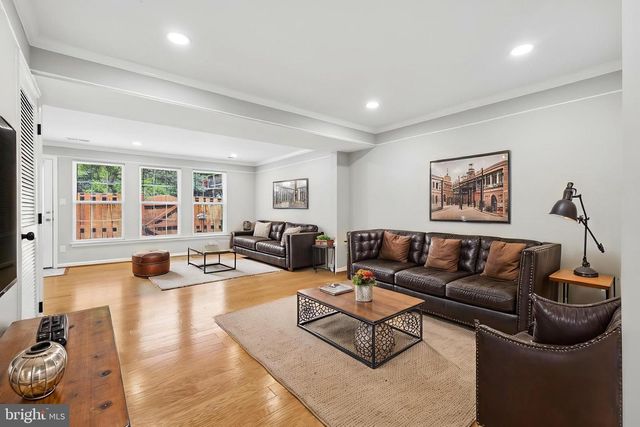 13598 BATHGATE DR, Herndon, VA 20171