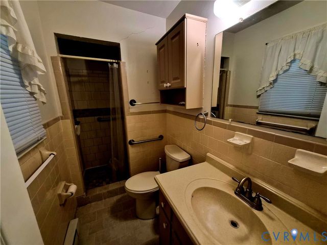 202 Meridian Ave, Hopewell, VA 23860