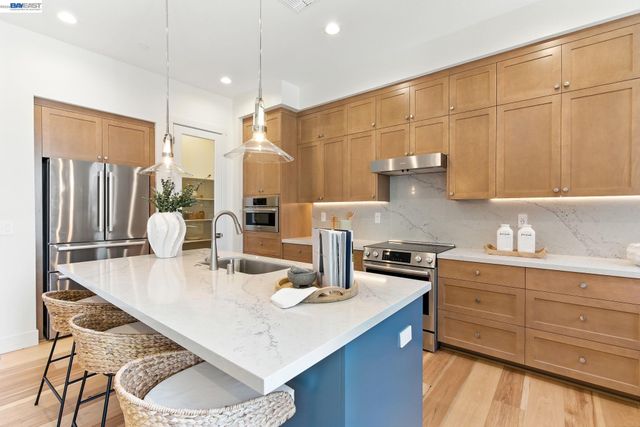 1937 Grand Street, Alameda, CA 94501