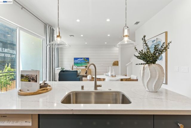 1937 Grand Street, Alameda, CA 94501