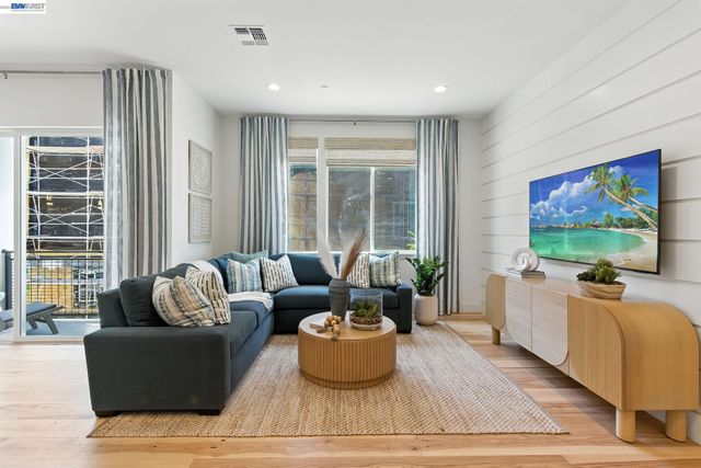 1937 Grand Street, Alameda, CA 94501