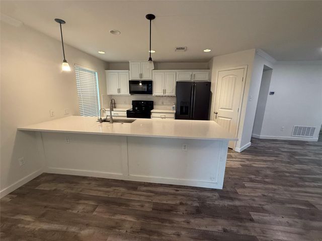 4305 Big Bend TRL, Taylor, TX 76574