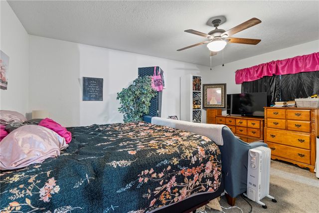 205 SE El Paso Street, Gravette, AR 72736