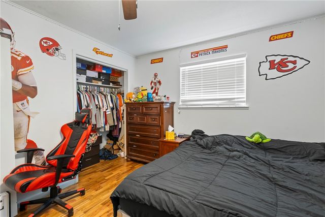 205 SE El Paso Street, Gravette, AR 72736