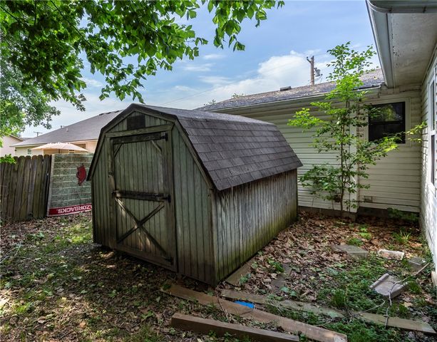 205 SE El Paso Street, Gravette, AR 72736