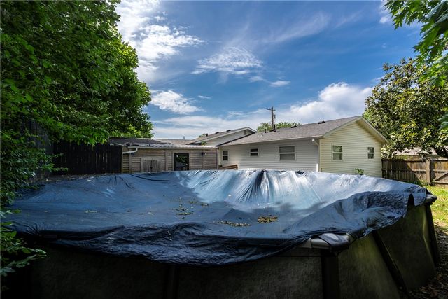 205 SE El Paso Street, Gravette, AR 72736