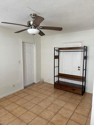807 Phippen Waiters Road 2, Dania Beach, FL 33004