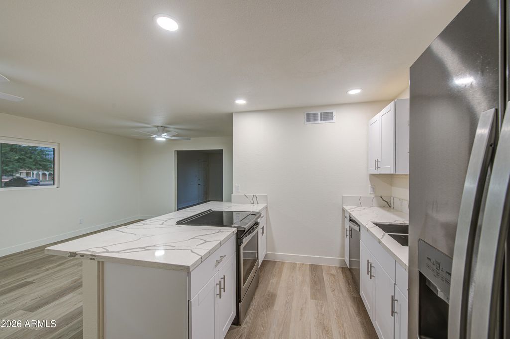 3700 W CAVALIER Drive, Phoenix, AZ 85019 — photo 4
