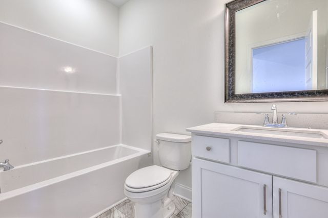 1032 Bluestem Rd, Columbia, TN 38401